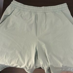 Lululemon pacebreaker shorts in mint green in Size S for men